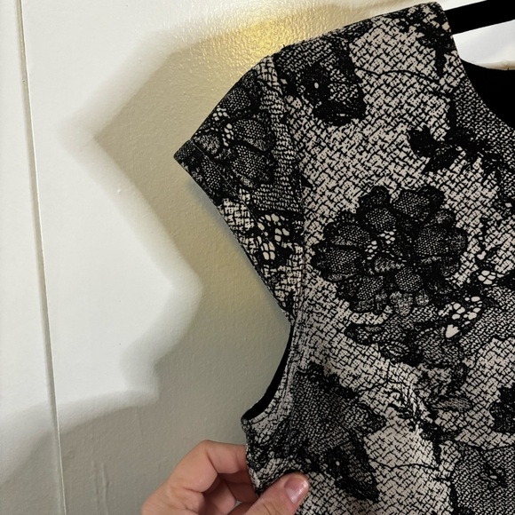 Forever 21 Black Floral Sheath Dress - Picture 5 of 8